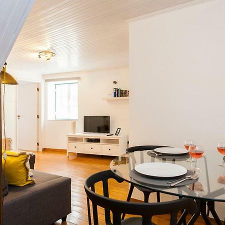 Joivy Charming Apt Near Fado Museum Lisbon Bagian luar foto