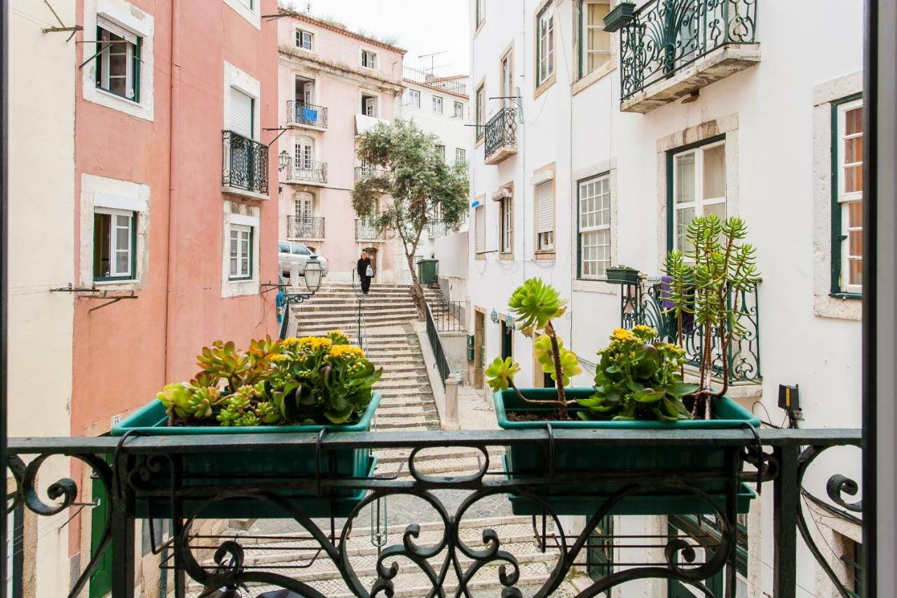 Joivy Charming Apt Near Fado Museum Lisbon Bagian luar foto