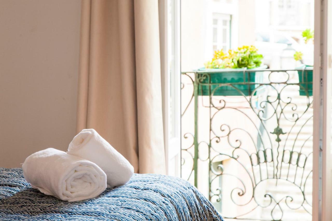 Joivy Charming Apt Near Fado Museum Lisbon Bagian luar foto