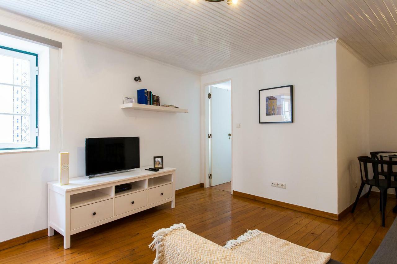Joivy Charming Apt Near Fado Museum Lisbon Bagian luar foto