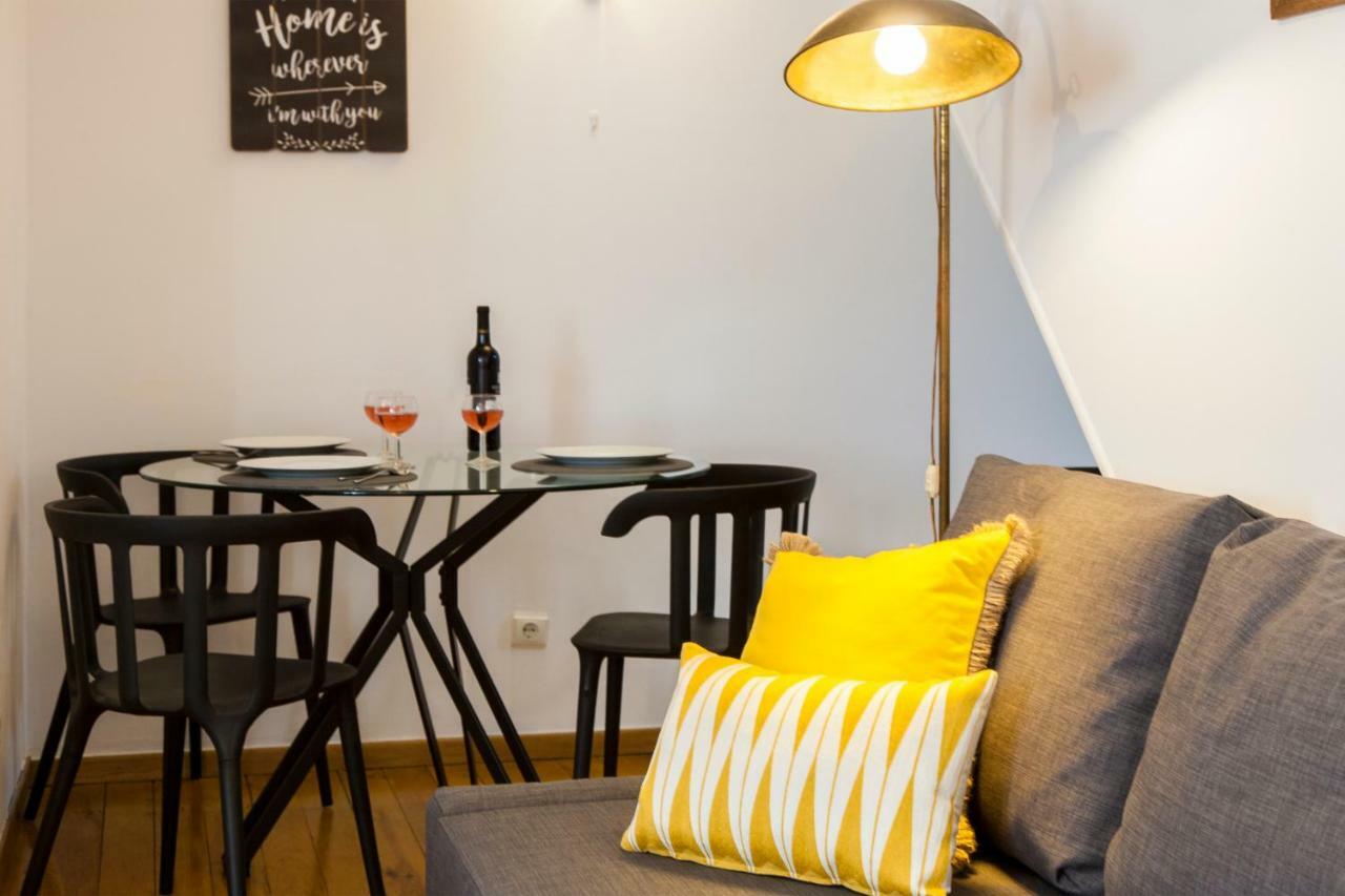 Joivy Charming Apt Near Fado Museum Lisbon Bagian luar foto