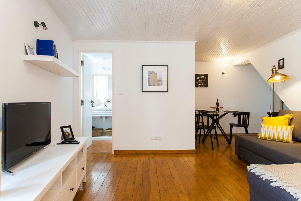 Joivy Charming Apt Near Fado Museum Lisbon Bagian luar foto