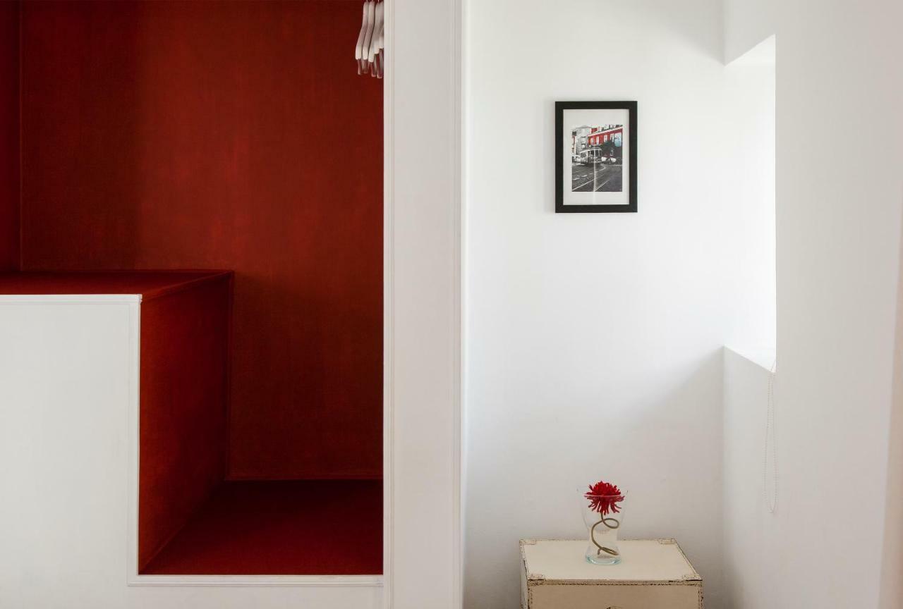 Joivy Charming Apt Near Fado Museum Lisbon Bagian luar foto